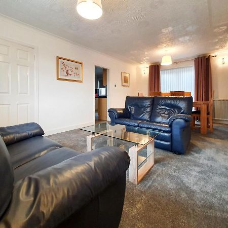 3 Bedroom House Amazon M90 Dunfermline Edinburgh Exterior foto